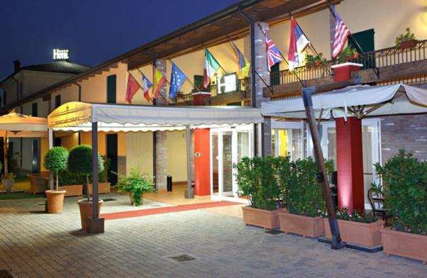 Hotel Gabarda Carpi Exterior photo
